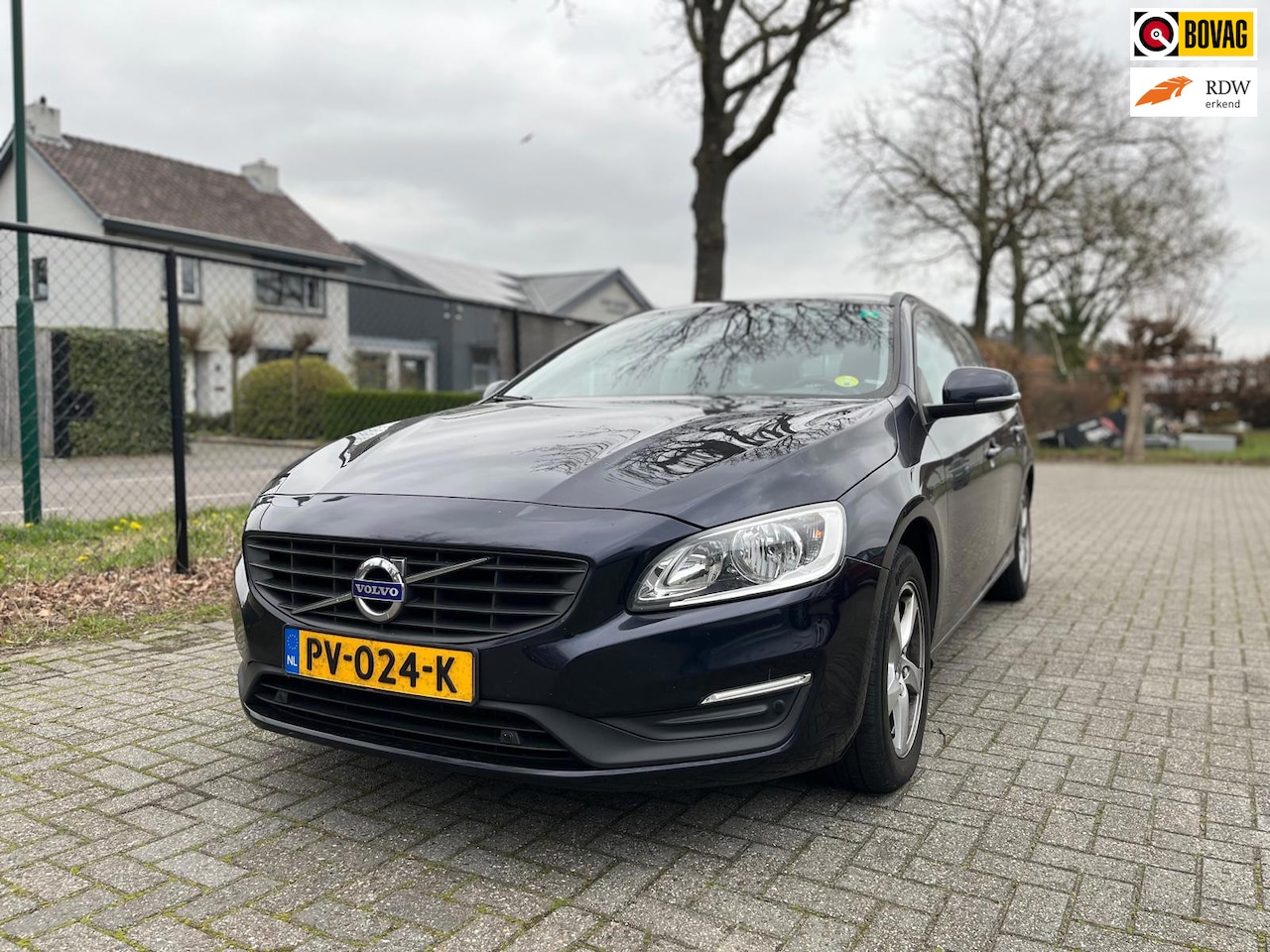 Volvo V60 - 2.0 D3 Momentum 2.0 D3 Momentum - AutoWereld.nl