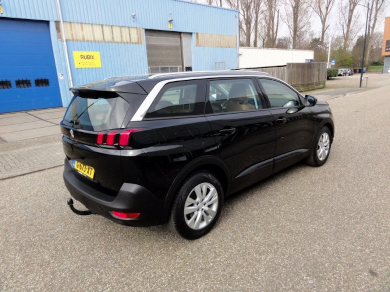 Peugeot 5008 - 1.2 Pure Bj 2020 NAP Airco Leer 7 Personen Apk 10/10/2027 - AutoWereld.nl