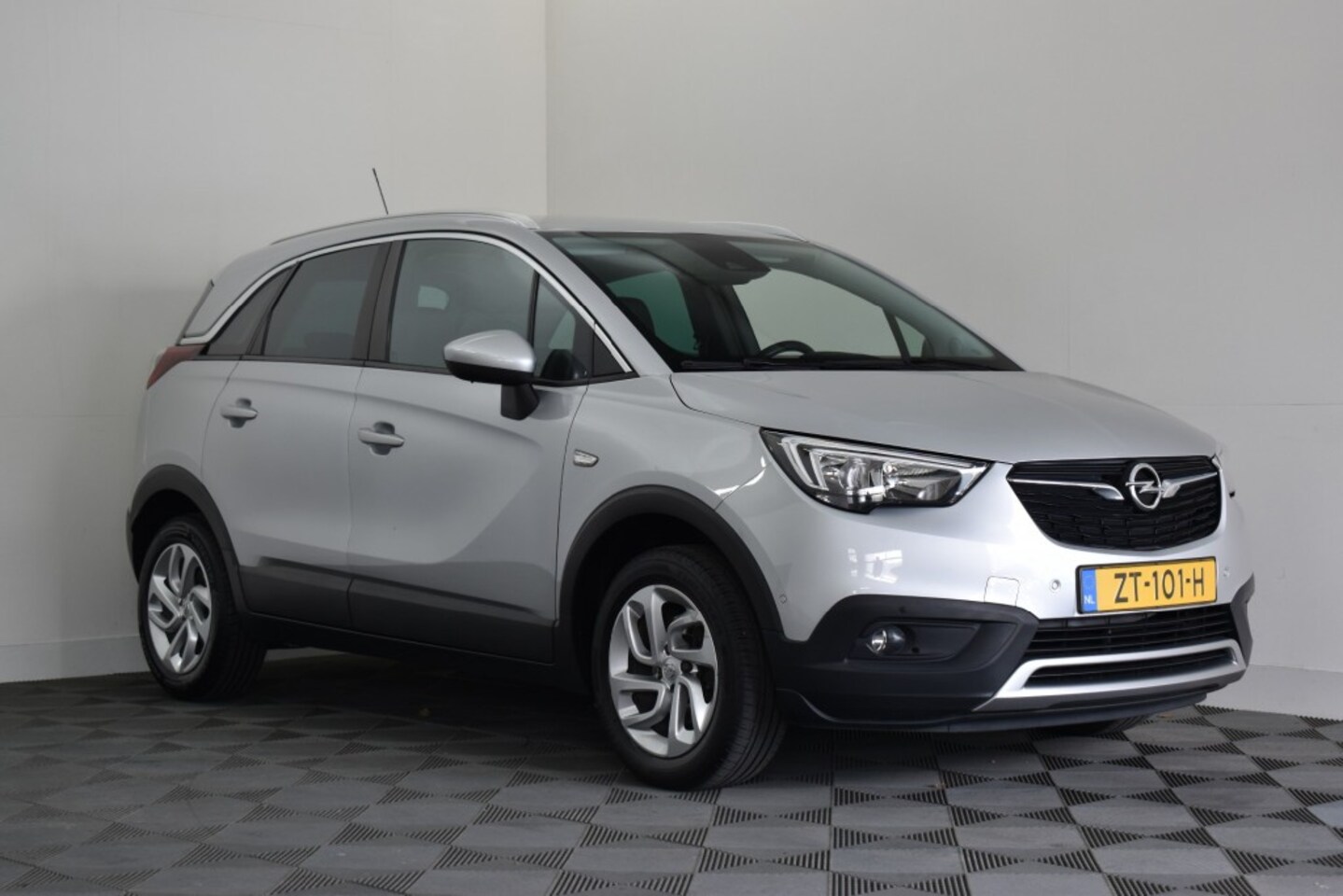 Opel Crossland X - 1.2 T. 110PK INNOVATION - AutoWereld.nl