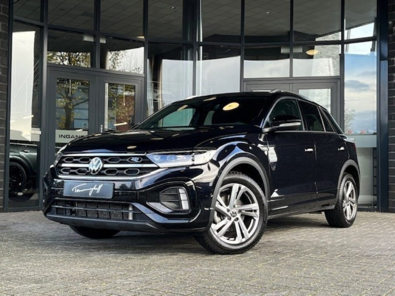 Volkswagen T-Roc - 1.5 TSi DSG R-LINE - AFN. TREKH. - CAMERA - IQ - AutoWereld.nl