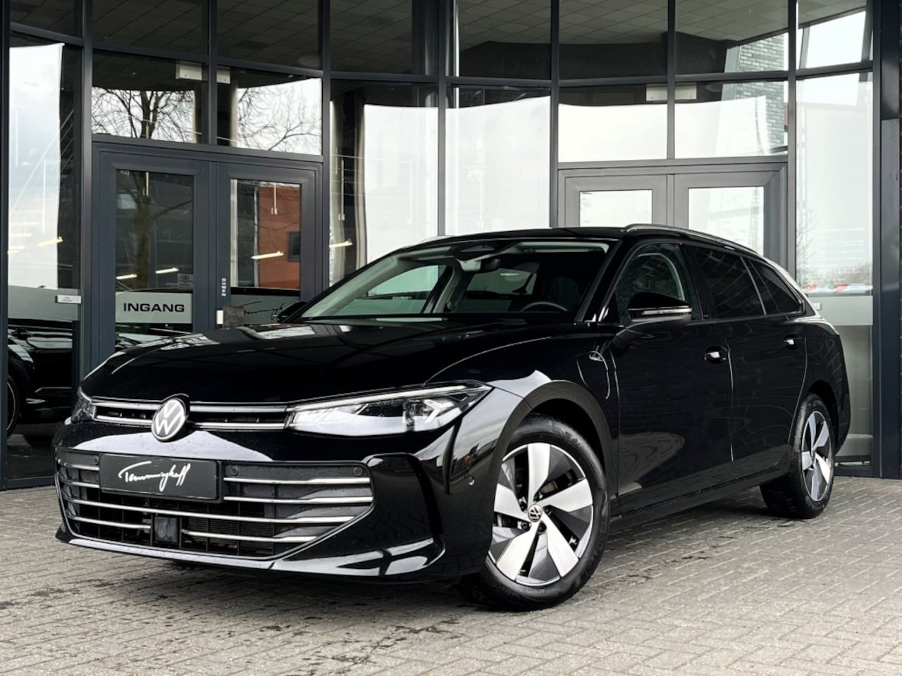 Volkswagen Passat - 1.5 TSI EHYBRID 150 KW BUSINESS - TREKH. - HU - AutoWereld.nl