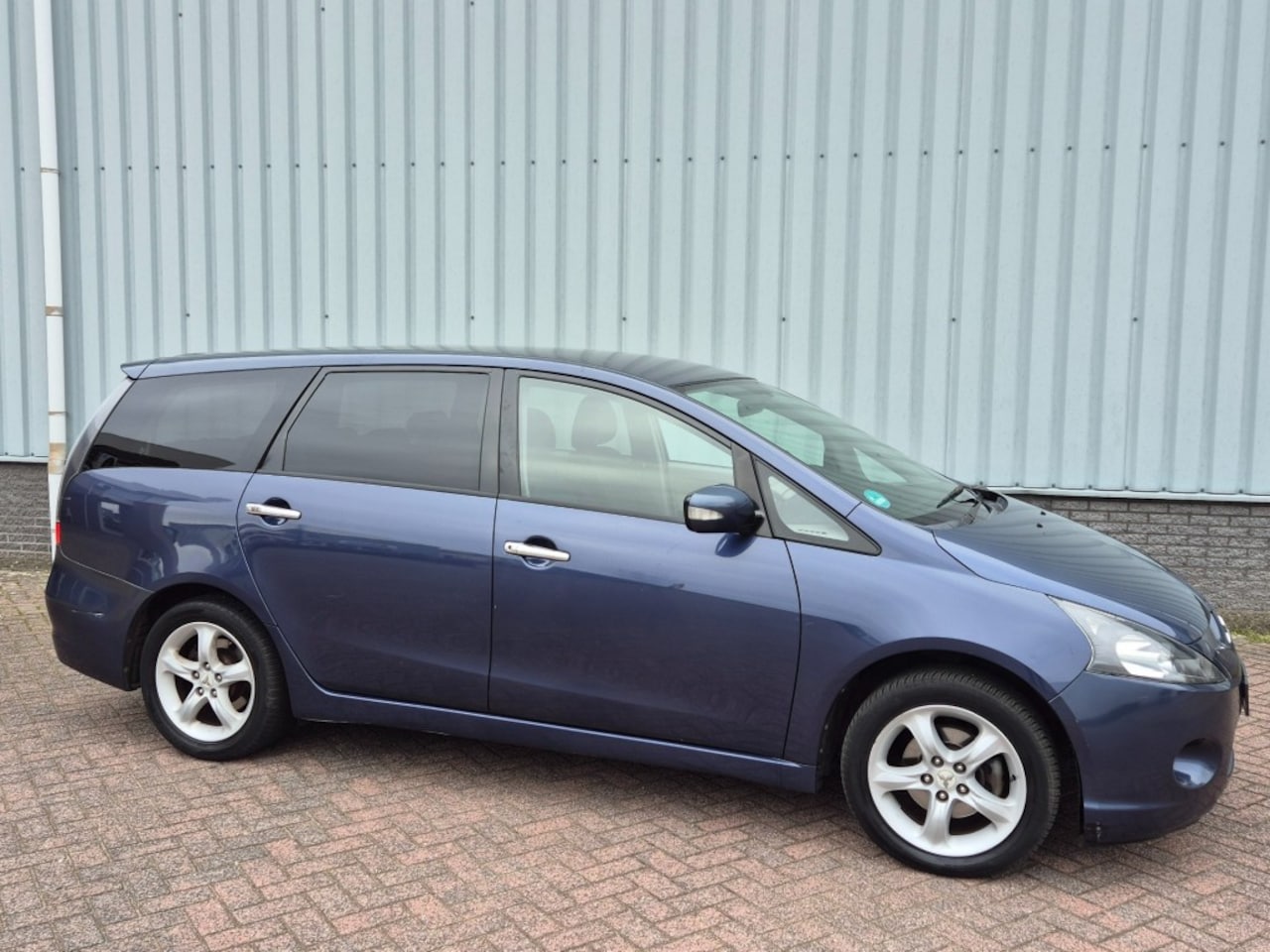 Mitsubishi Grandis - 2.4 16V Intense Airco Cruise CTRL 7 pers. - AutoWereld.nl
