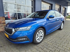 Skoda Octavia - 1.0 E-TSI Bussines Edition Plus, Automaat, Trekhaak, Stuur/stoel verwarming, ACC Carplay,