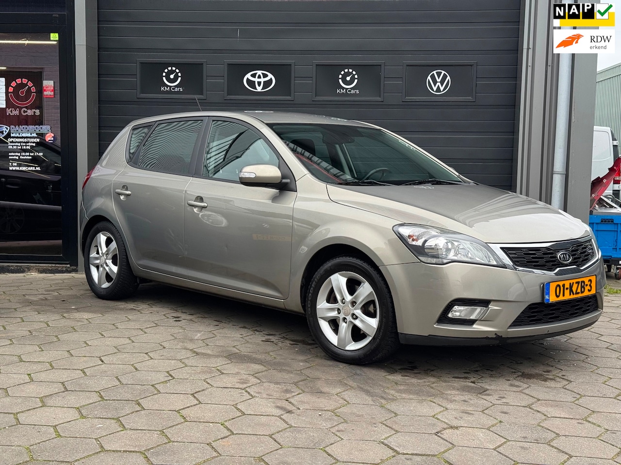 Kia Cee'd - 1.6 CVVT X-ecutive - 2e Eigenaar - Cruise - Airco/Clima - Nw apk - - AutoWereld.nl