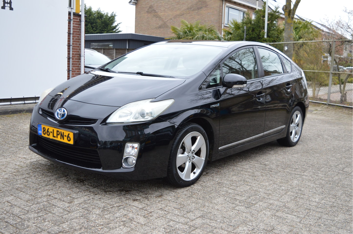 Toyota Prius - 1.8 Dynamic NL-Auto / Hud / Leder / Clima - AutoWereld.nl