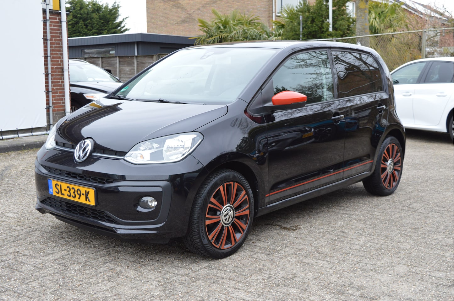 Volkswagen Up! - 1.0 BMT high up! NL-Auto / Schuifdak / - AutoWereld.nl