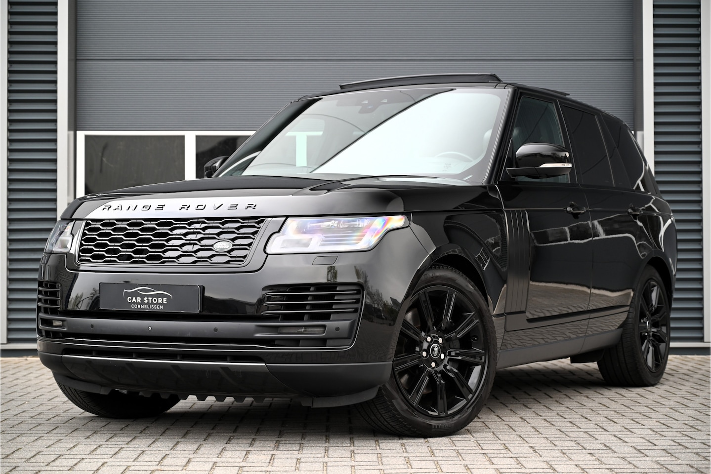 Land Rover Range Rover - 2.0 P400e VOGUE / PANO / MERIDIAN / LED / MEMORY / 360 CAMERA / STOELKOELING / BLACK BACK - AutoWereld.nl