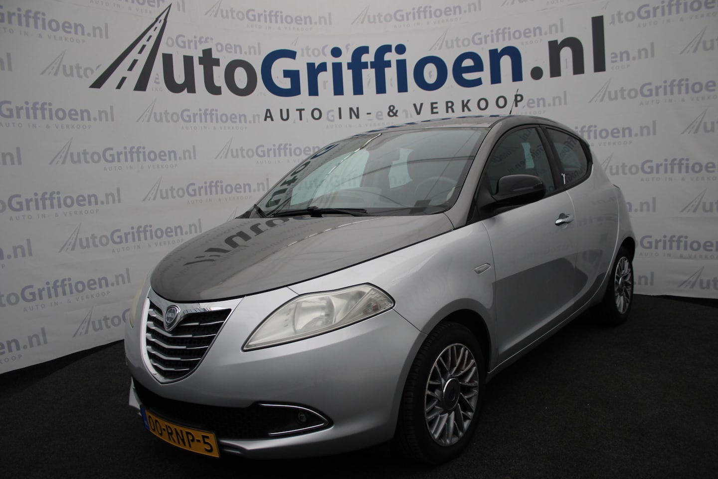 Lancia Y(psilon) - Ypsilon 0.9 TwinAir Platinum nette hatchback met NAP - AutoWereld.nl