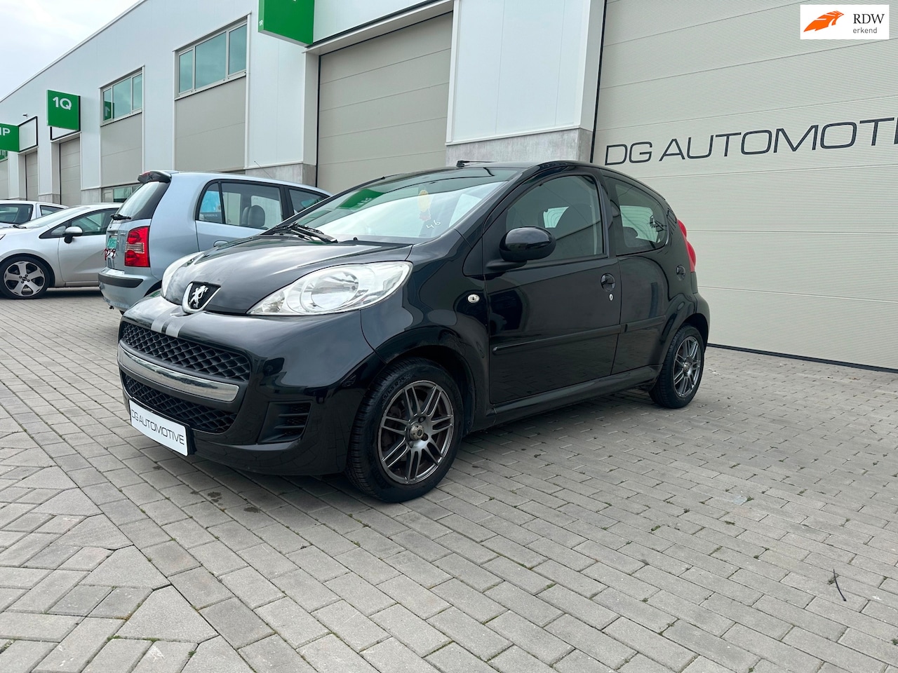Peugeot 107 - 1.0-12V XR Elektrische RAMEN CD SPELER ZEER ZUINIG - AutoWereld.nl