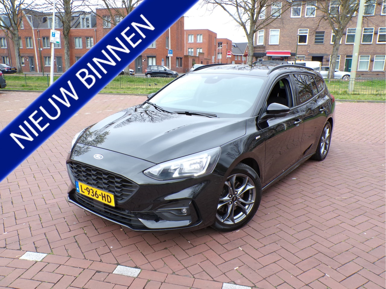 Ford Focus Wagon - 1.0 EcoBoost Titanium Business ST-LINE AUTOMAAT,, MET NIEUW MOTOR - AutoWereld.nl