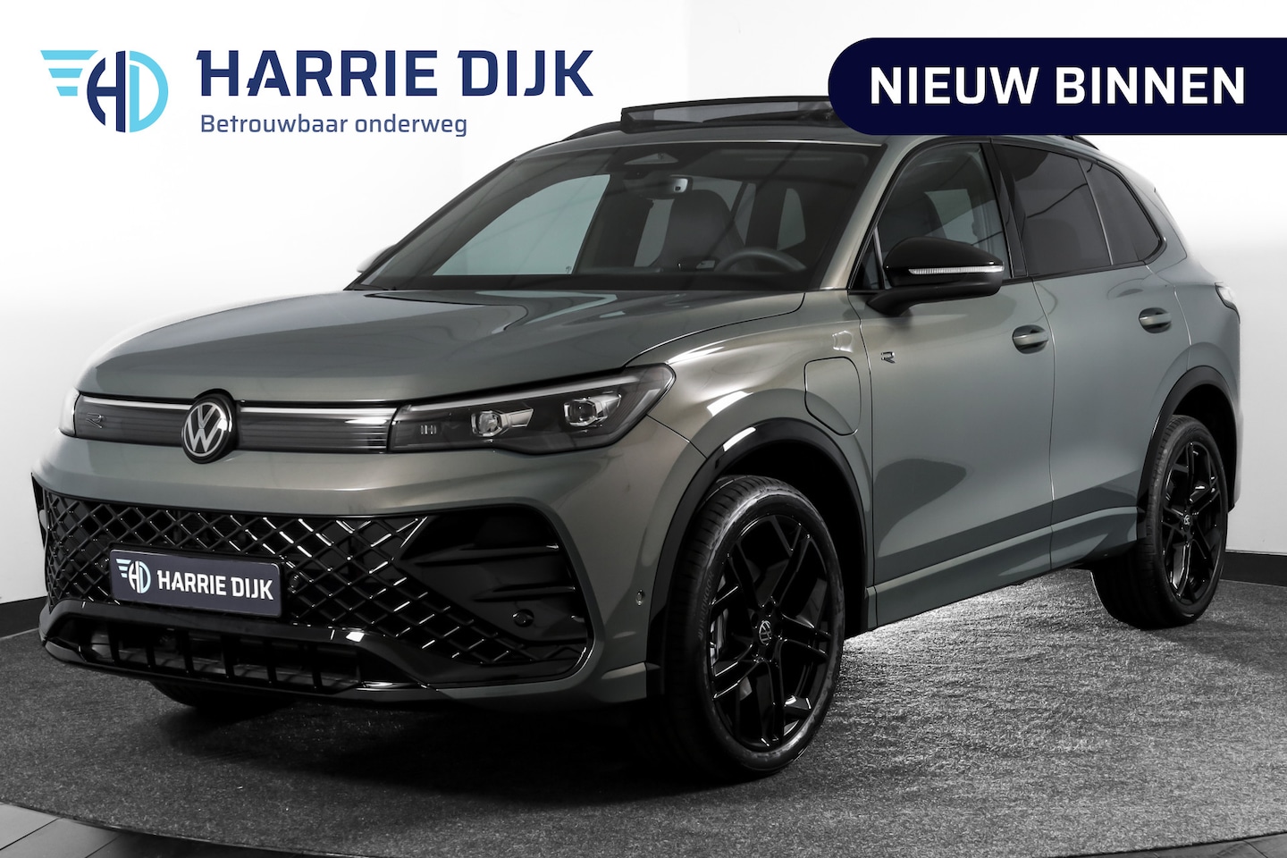 Volkswagen Tiguan - 1.5 eHybrid 272 PK R-Line | Black Style | Elek. Trekhaak | S/K-panodak | Adapt. Cruise | S - AutoWereld.nl