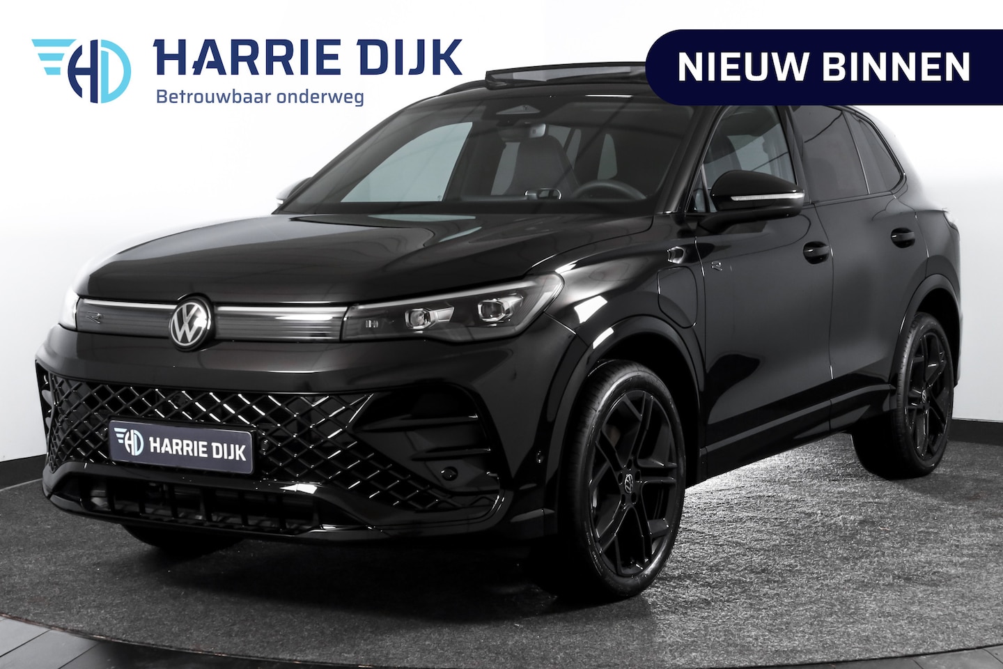 Volkswagen Tiguan - 1.5 eHybrid 272 PK R-Line | Black Style | Elek. Trekhaak | S/K-panodak | Adapt. Cruise | S - AutoWereld.nl