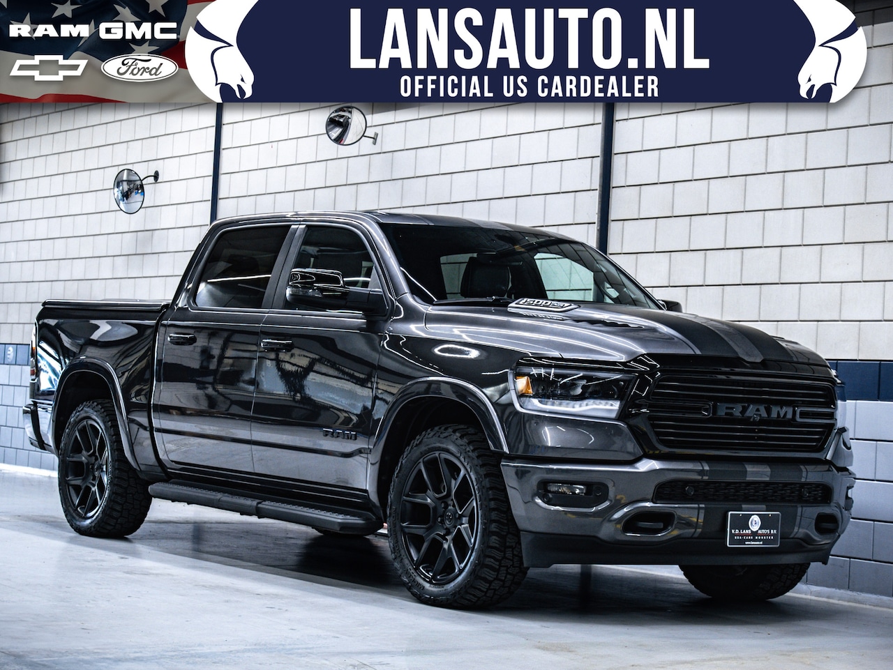 Dodge Ram 1500 - Laramie Night Edition | 5.7L Hemi V8 | Full option - AutoWereld.nl