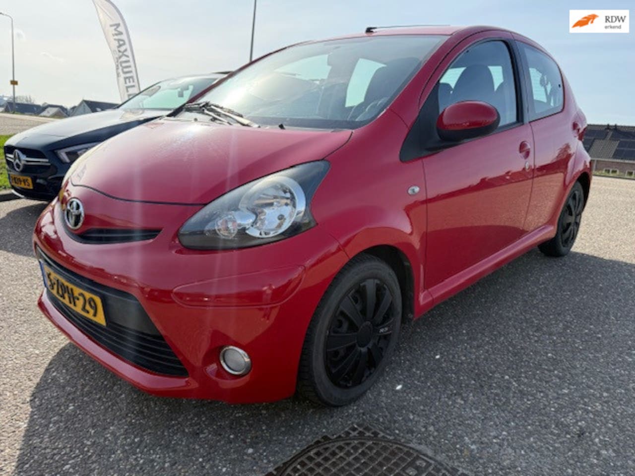 Toyota Aygo - 1.0 VVT-i Now Airco Bluetooth APK Elek.pakket - AutoWereld.nl