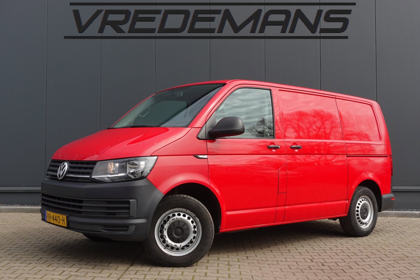Volkswagen Transporter - 2.0 TDI L1H1 2.0 TDI L1H1 - AutoWereld.nl
