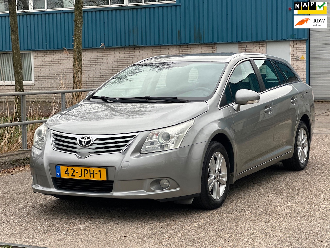 Toyota Avensis Wagon - 1.8 VVTi Dynamic!Airco!PDC!LM.velgen! - AutoWereld.nl