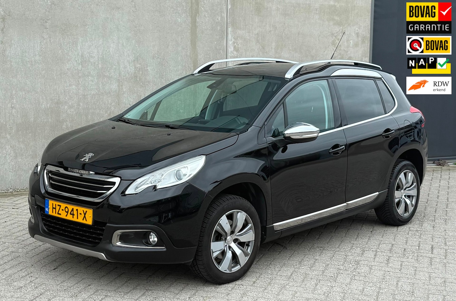 Peugeot 2008 - 1.2 110pk 2016 Allure AUT 2016 NAP|CLIMA|PANO - AutoWereld.nl