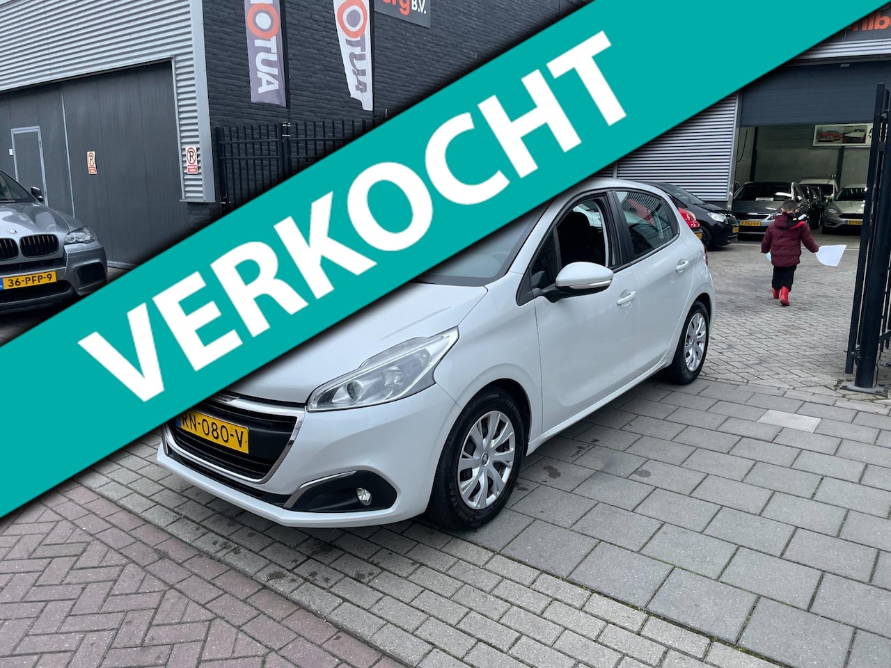 Peugeot 208 - 1.2 PureTech Blue Lion 1e Eigenaar! Airco Navi PDC NAP APK - AutoWereld.nl