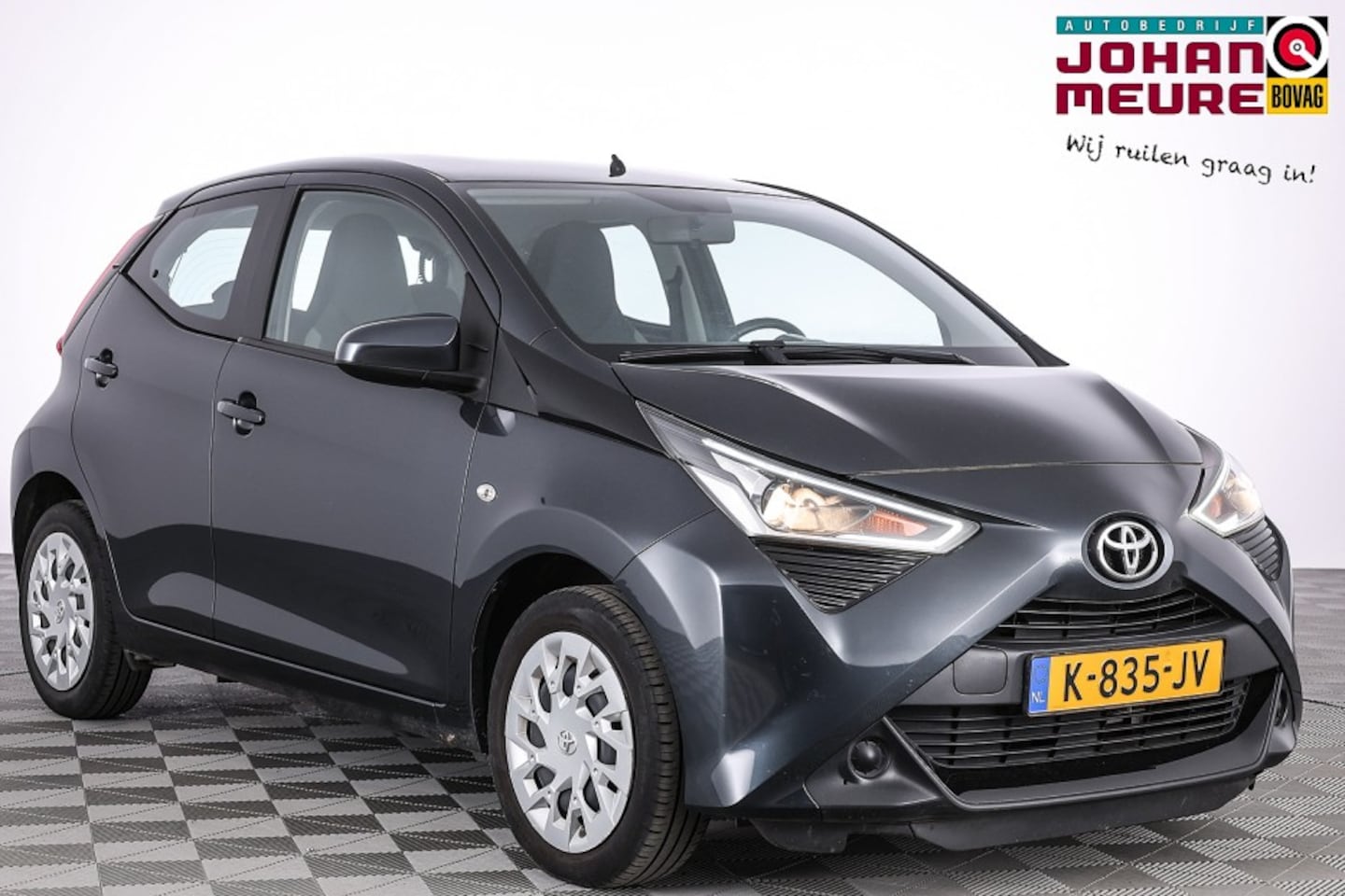 Toyota Aygo - 1.0 VVT-i x-play | AIRCO | CAMERA ✅ 1e Eigenaar *2e PAASDAG OPEN!* - AutoWereld.nl