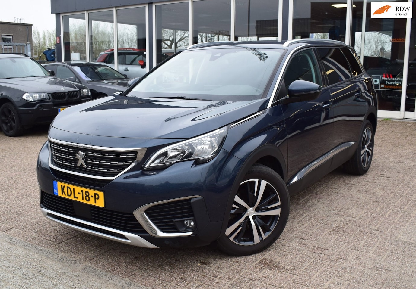 Peugeot 5008 - 1.2 PureTech Blue Lease Executive 7 PERSONEN| CLIMATE CONTROL| PARKEERSENSOREN| CRUISE CON - AutoWereld.nl