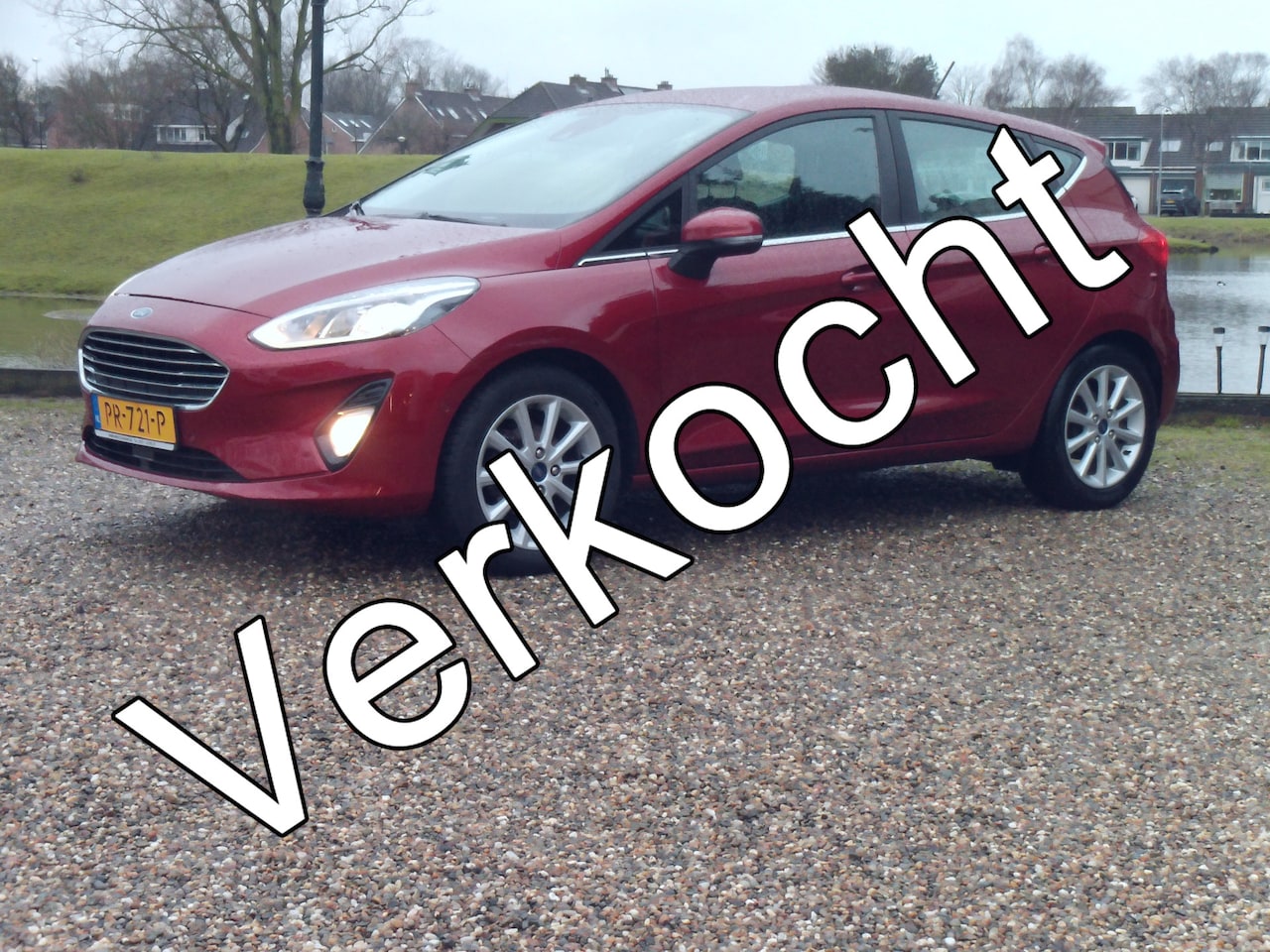 Ford Fiesta - 1.0 EcoBoost Titanium - Airco - Navigatie - 6 Bak Tweede Paasdag open van 12:00- tot 16:00 - AutoWereld.nl