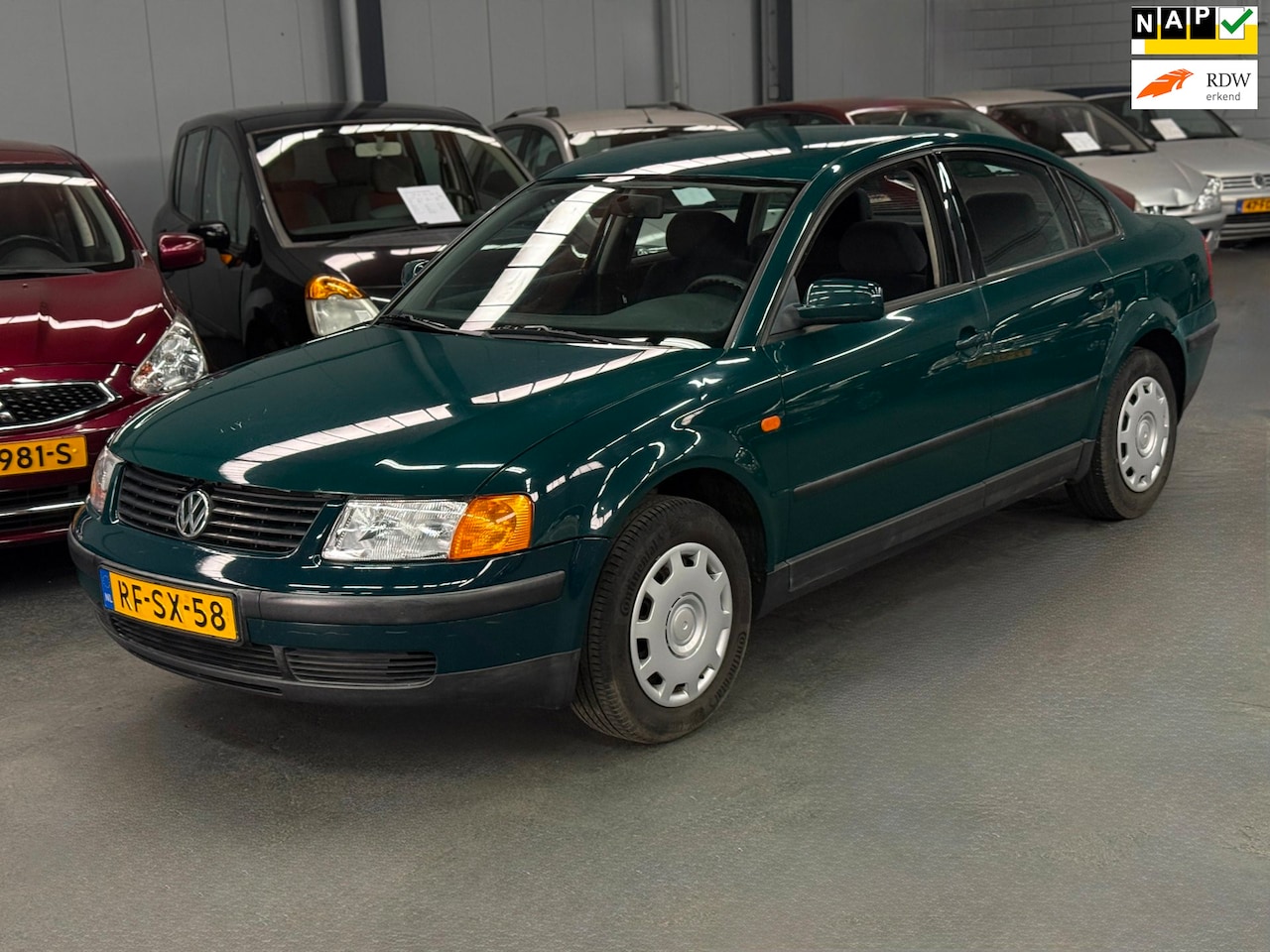 Volkswagen Passat - 1.6 Trendline 1ste Eigenaar APK - AutoWereld.nl