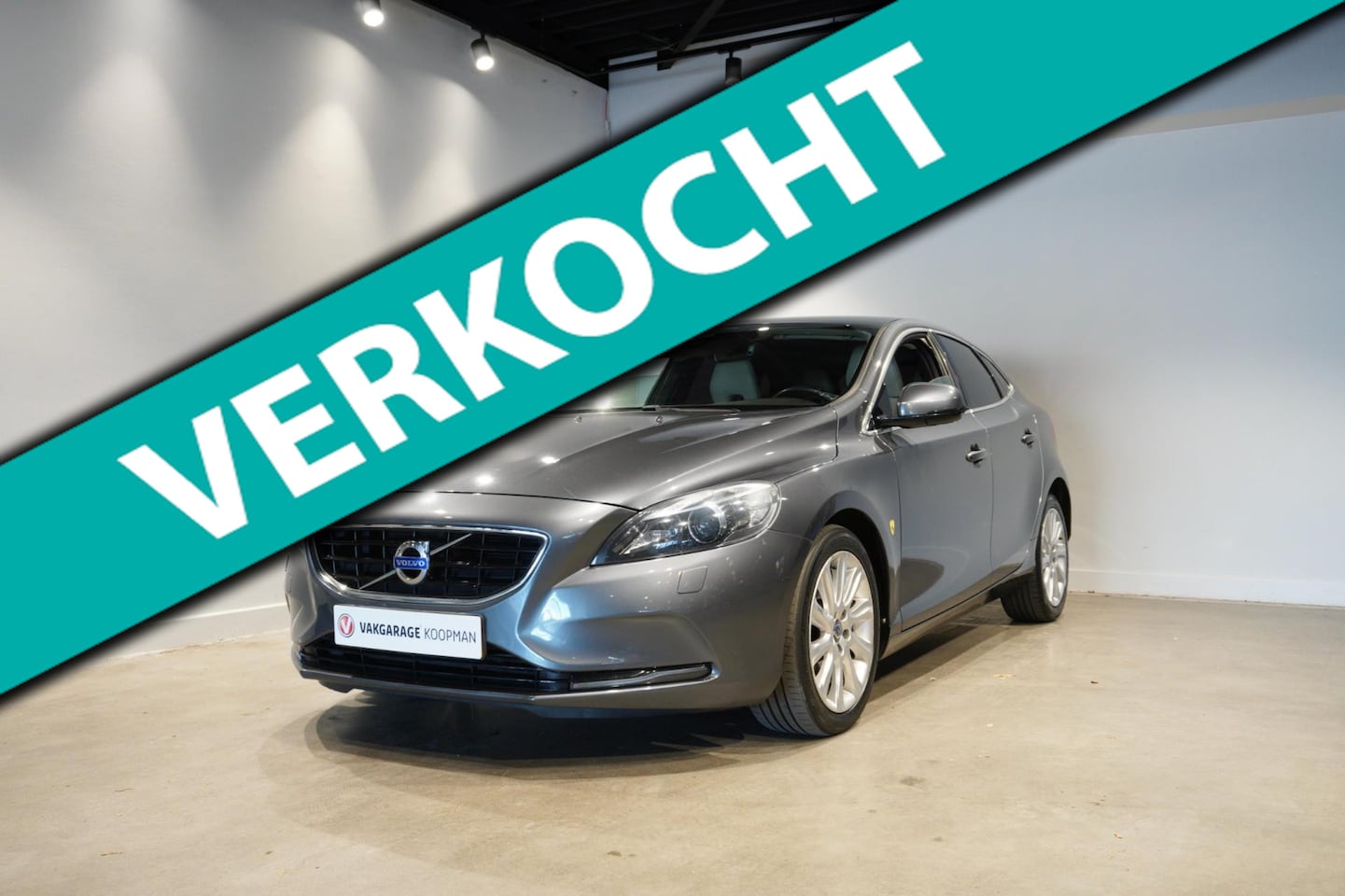 Volvo V40 - 1.6 T4 Summum Trekhaak|Cruise|Leer - AutoWereld.nl