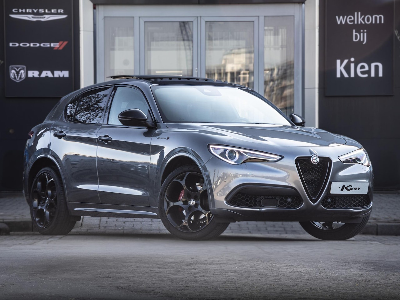 Alfa Romeo Stelvio - 2.0 T AWD Veloce TI 280 pk | Quadrifoglio int. | Pano-dak | Unieke uitvoering | - AutoWereld.nl