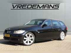 BMW 3-serie Touring - 320i Business Line LEES TEKST