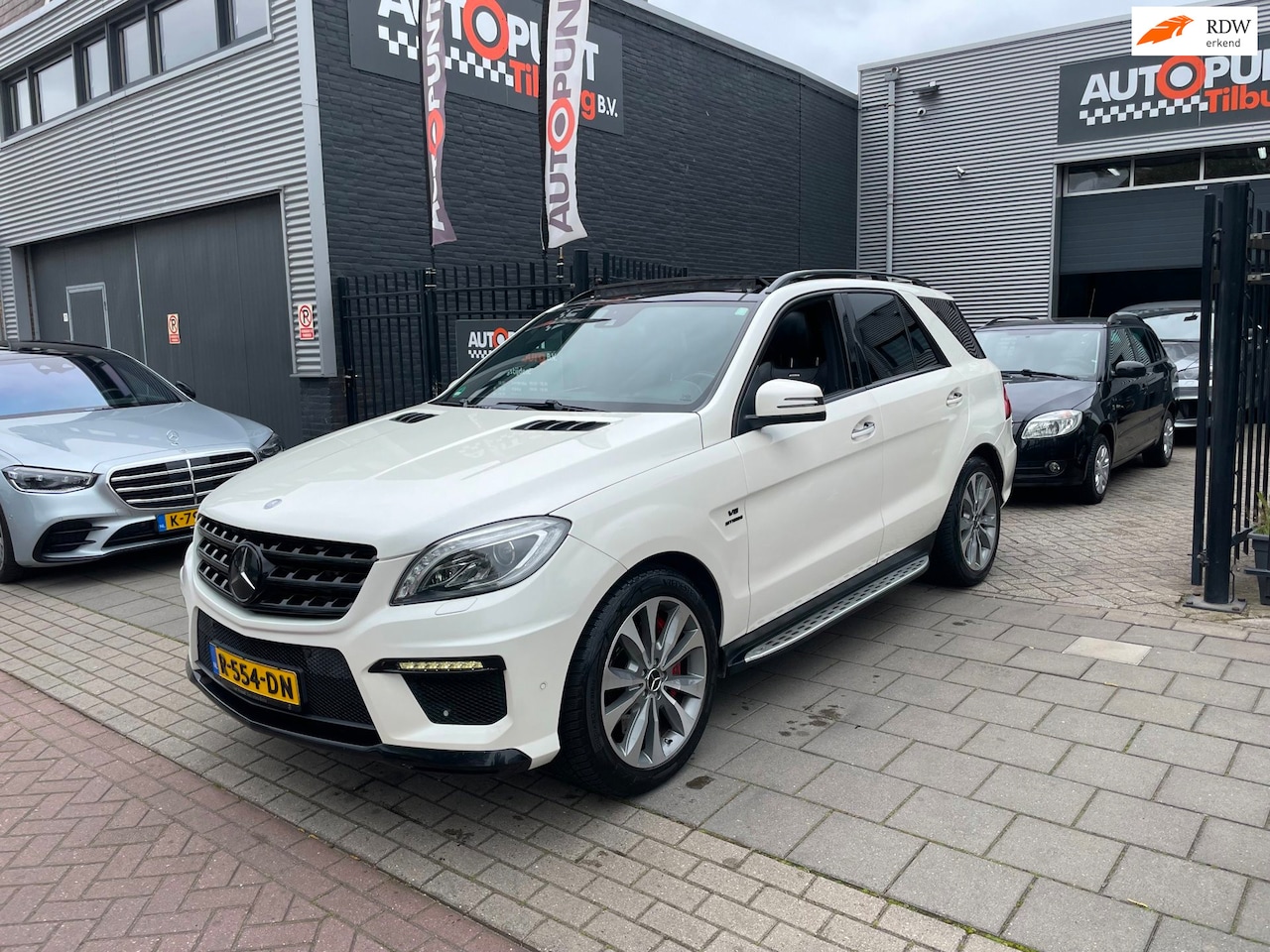 Mercedes-Benz M-klasse - AMG 63 Performance Pack Trekhaak Airco NAP APK - AutoWereld.nl