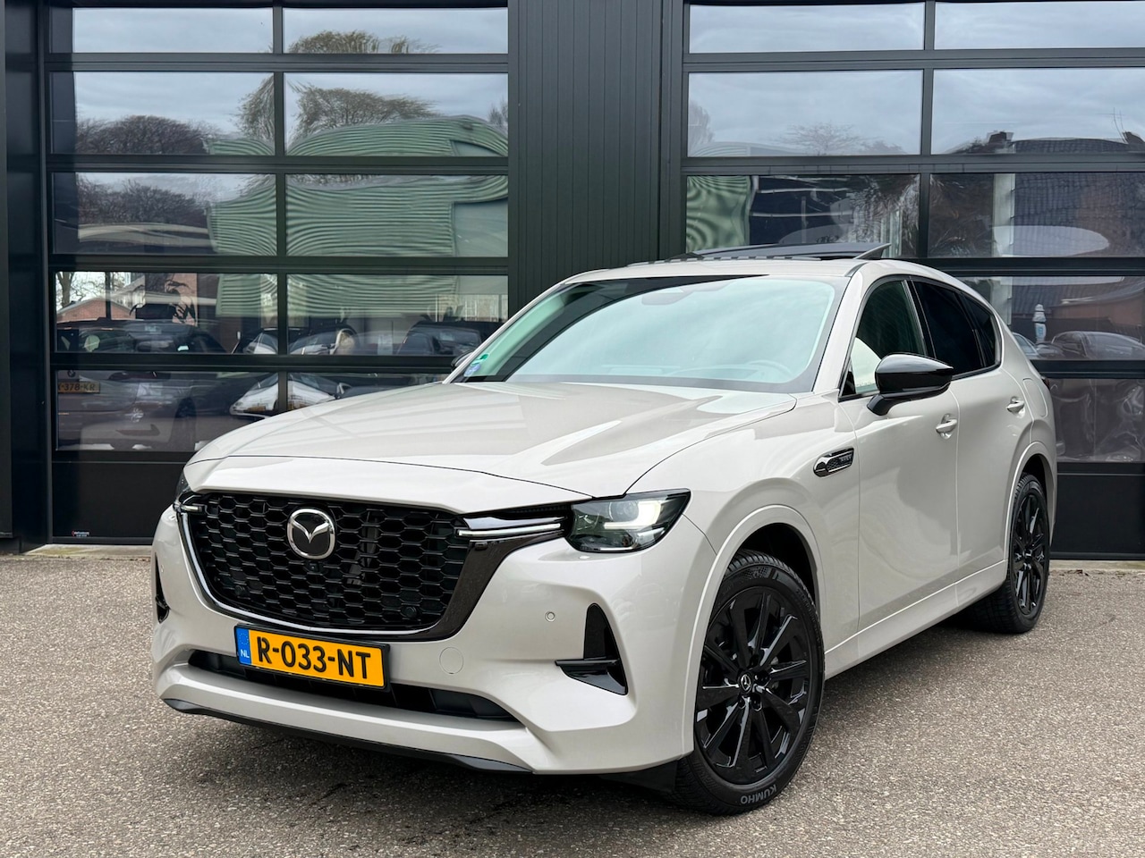 Mazda CX-60 - 2.5 e-SkyActiv PHEV HOMURA Bose Headup Panorama - AutoWereld.nl