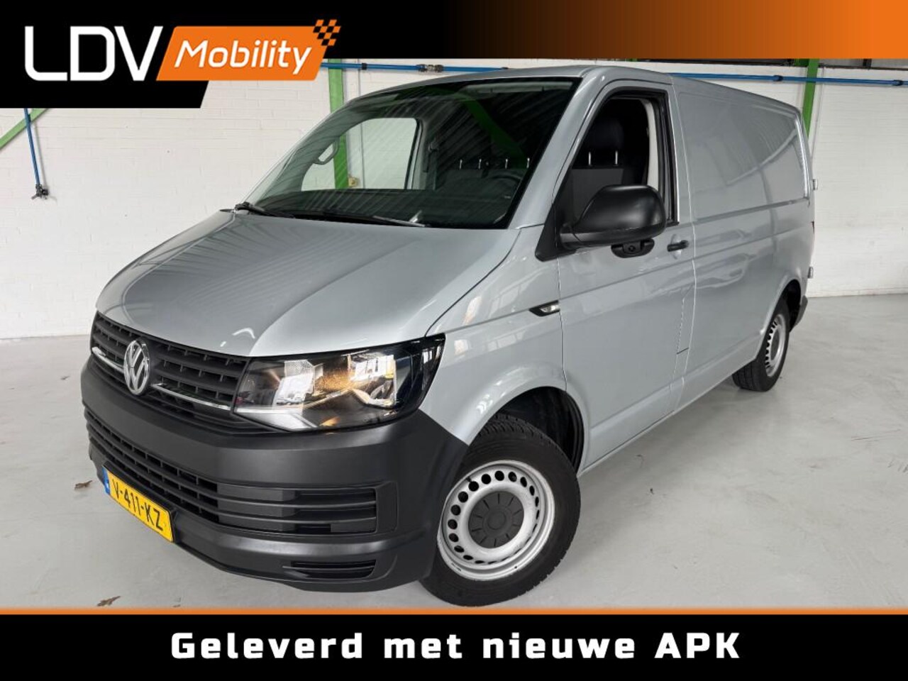 Volkswagen Transporter - 2.0 TDI / Euro 6 / NAP / APK t/m 03-2027 /PDC / Trekhaak / Apple Carplay / Airco / Histori - AutoWereld.nl