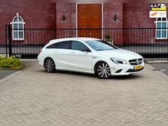 Mercedes-Benz CLA-klasse Shooting Brake - 180 AMG Line / Leer / Navi / Stoelverwarming / Nap / Pdc / LED