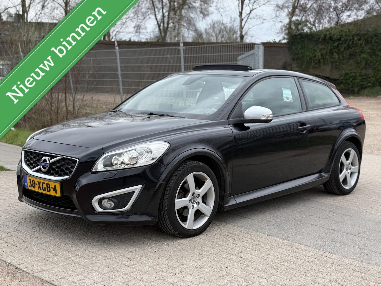 Volvo C30 - 1.6 D2 R-edition AIRCO CRUISE PANO PSENSOR NAVI - AutoWereld.nl