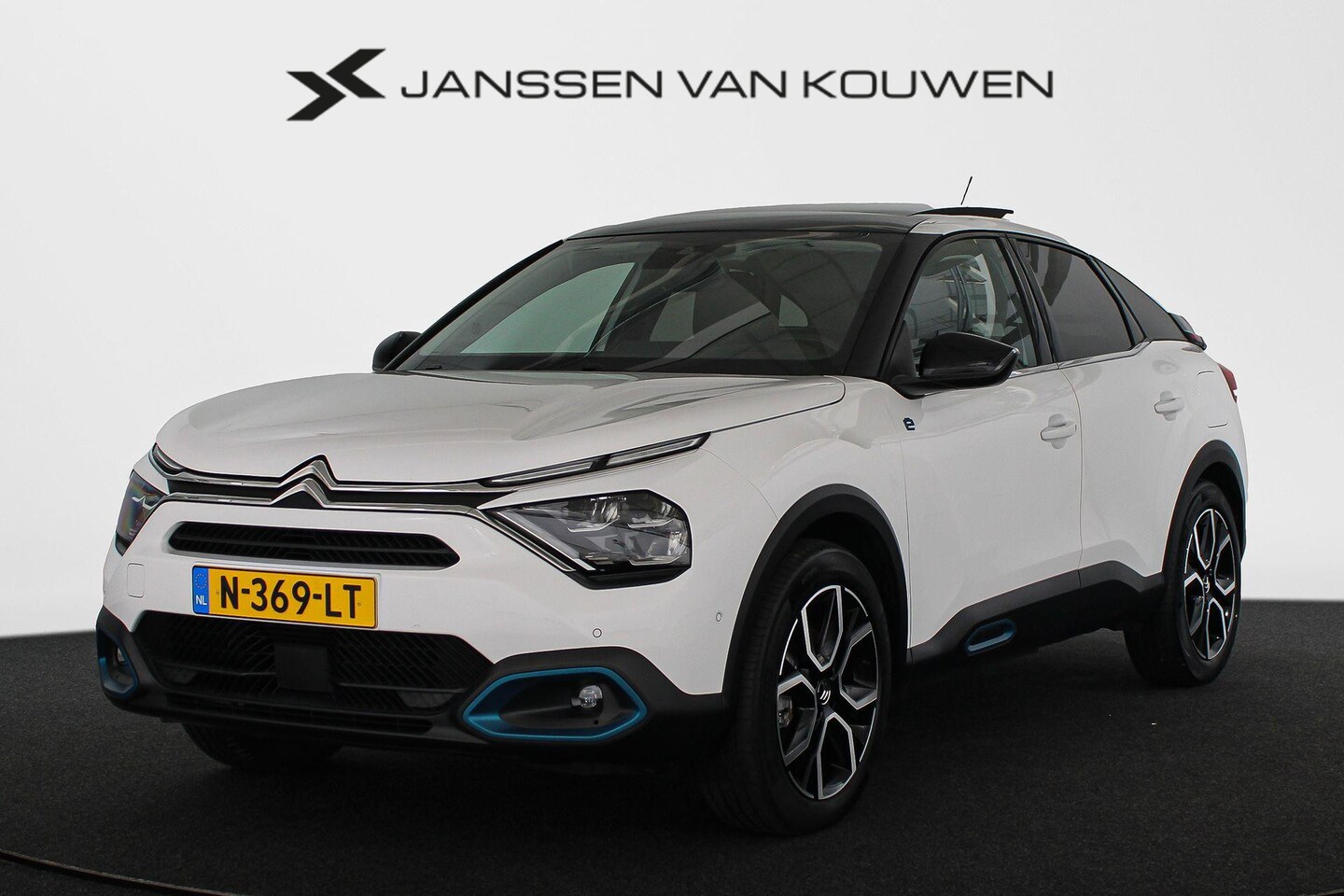 Citroën Ë-C4 - Shine 50 kWh SOH 90% Pano Keyless Leder Head-Up Camera Navi - AutoWereld.nl