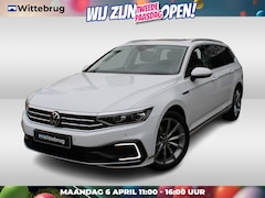 Volkswagen Passat Variant - 1.4 TSI PHEV 218pk GTE DSG Automaat / Panorama dak / LM 18 inch / IQ LED Matrix / 360 Came