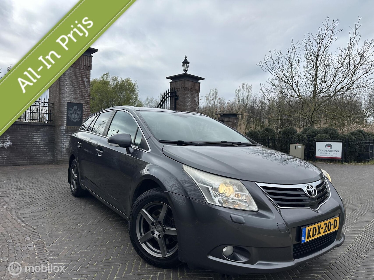Toyota Avensis Wagon - 2.0 VVTi Business 2.0 VVTi Business - AutoWereld.nl