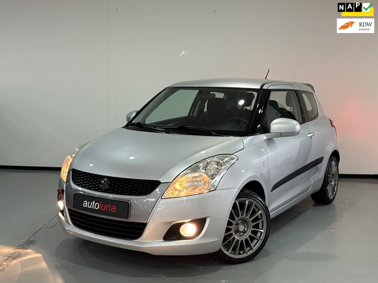 Suzuki Swift - 1.2 Sportline 1.2 Sport-line - AutoWereld.nl
