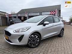 Ford Fiesta - 1.1 Trend *navigatie + pdc + airco