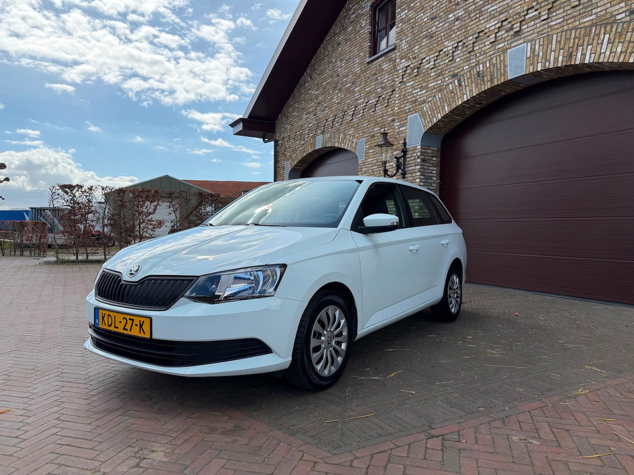 Skoda Fabia Combi - 1.0 MPI Active Airco/Stoelverwarming/Bluetooth/Elekt Ramen/Elekt Spiegels/LED/AUX/USB/Apk - AutoWereld.nl