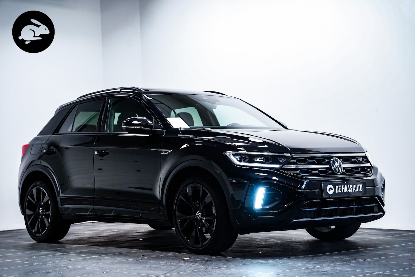 Volkswagen T-Roc - 1.5 TSI R-Line Black st|Pano dak|19 inch|Camera|Alcantara - AutoWereld.nl