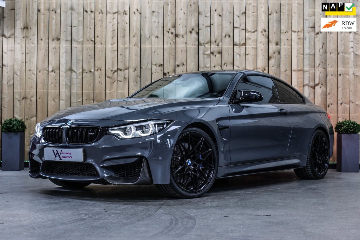 BMW 4-serie Coupé - M4 Competition *Org. NL*Akrapovic*Grigio Telesto*Blue eye* - AutoWereld.nl