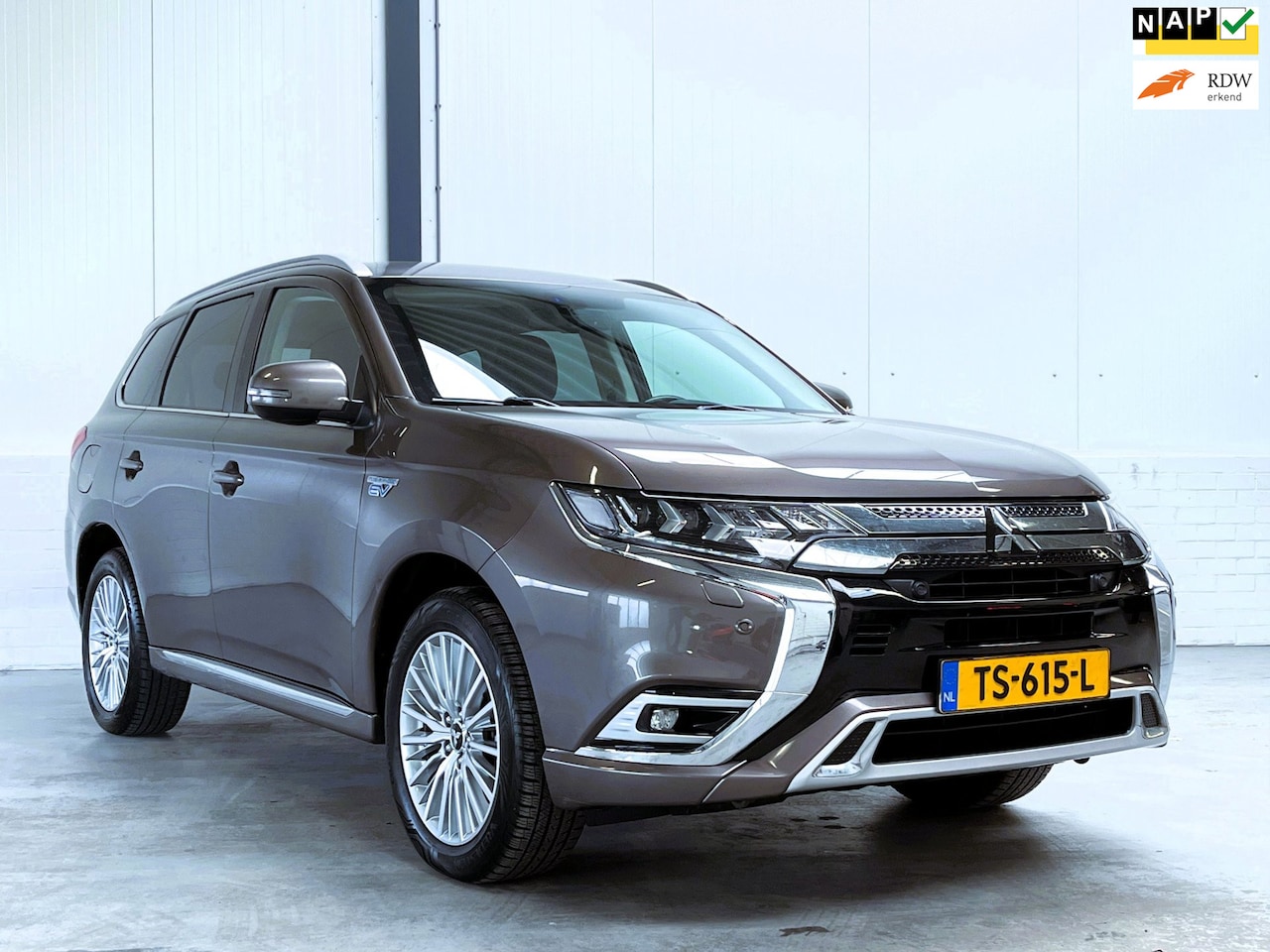 Mitsubishi Outlander - 2.4 PHEV Intense+ 2.4 PHEV Intense - AutoWereld.nl