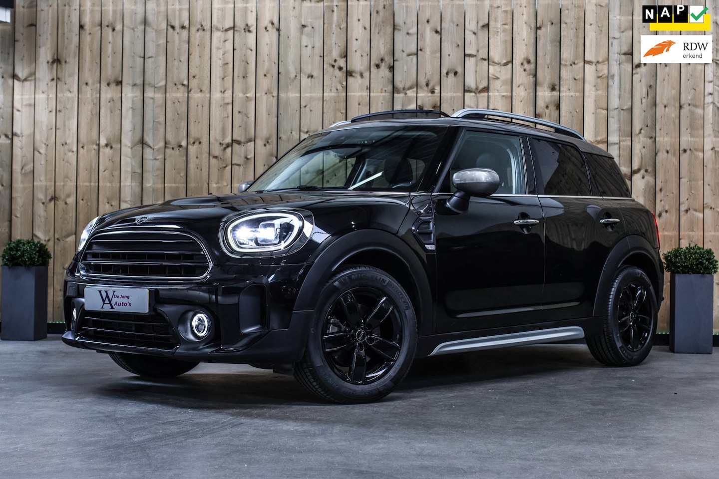 MINI Countryman - 1.5 Cooper *Pano*Led*Comforttoegang*Cruise control* - AutoWereld.nl