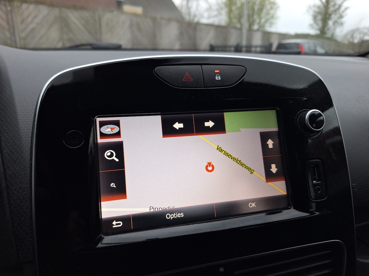 Renault Clio - 0.9 TCe Ecoleader Zen clio met navigatie en cruise control