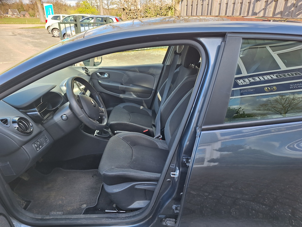Renault Clio - 0.9 TCe Ecoleader Zen clio met navigatie en cruise control