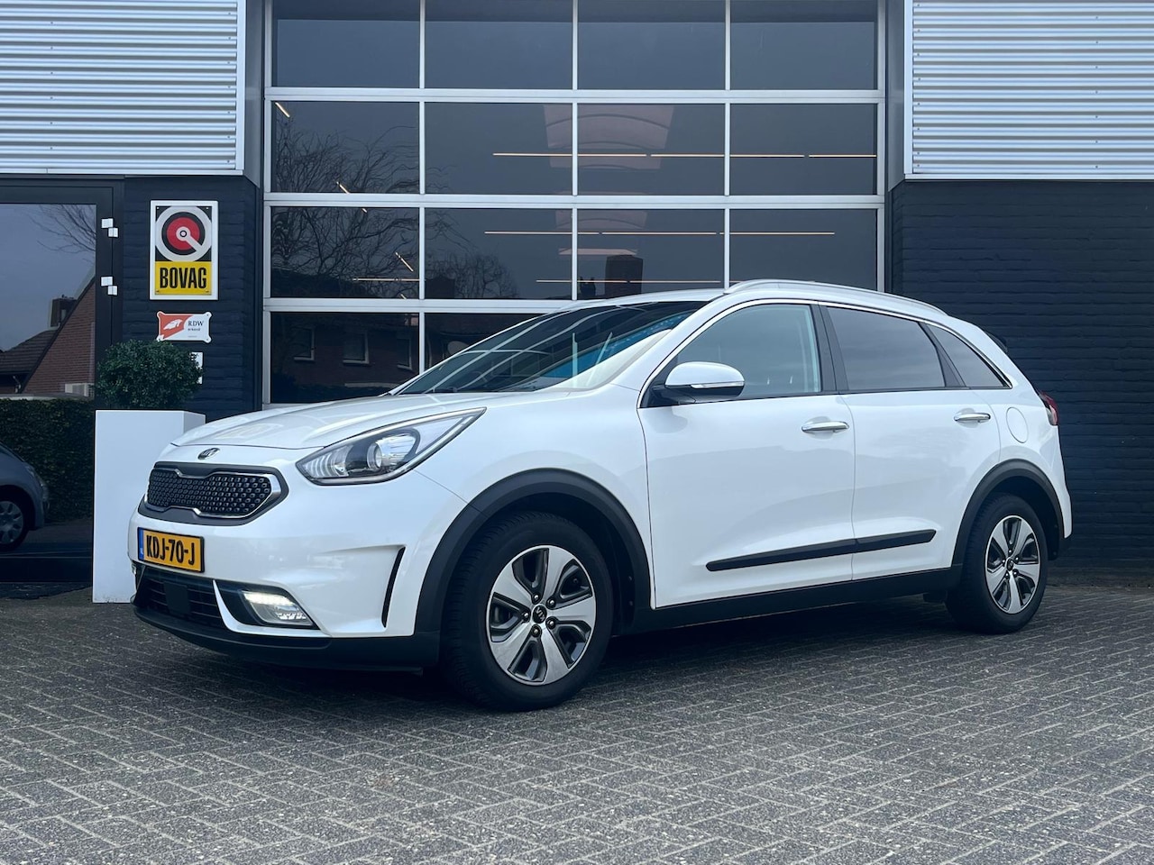 Kia Niro - 1.6 Hybrid BusinessLine, Automaat, Android, Bluetooth, Cruise, Navi, Stuur/ Stoelen verw - AutoWereld.nl