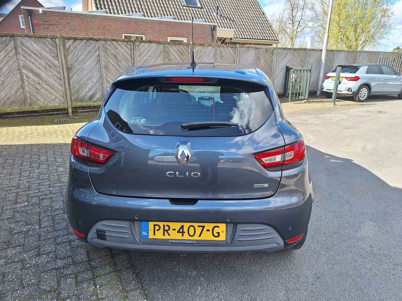 Renault Clio - 0.9 TCe Ecoleader Zen clio met navigatie en cruise control