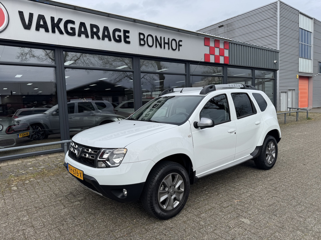 Dacia Duster - 1.2 TCe 4x2 Lauréate CRUISE-AIRCO - AutoWereld.nl