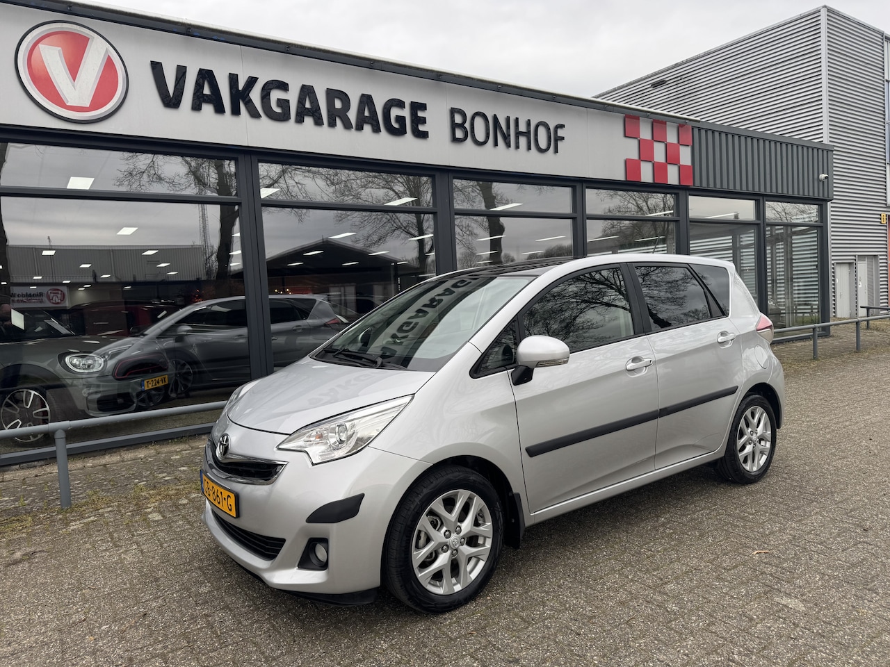 Toyota Verso S - 1.3 VVT-i Trend AUTOMAAT-PANO-CLIMA - AutoWereld.nl